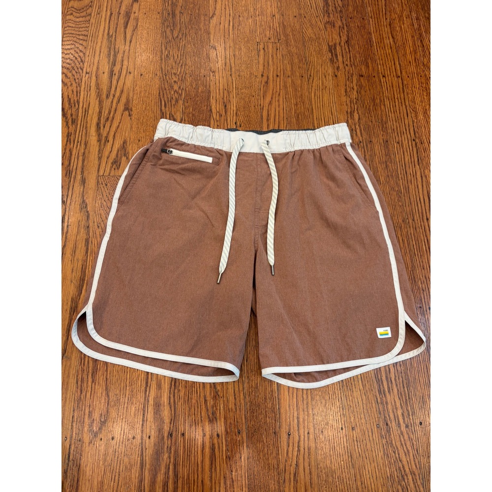 Vuori Banks Shorts Mens Medium Mahogany Brown Linen Texture